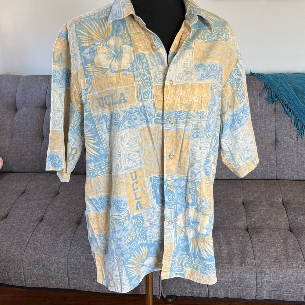 Reyn Spooner UCLA Print Hawaiian shirt size large